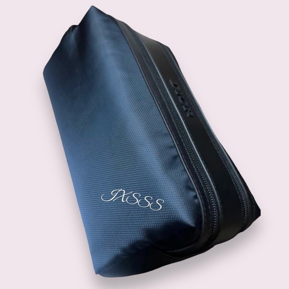 Navy/Black (Faux-Leather) Dior Beauty (Dual-Compartmented) Cosmetic-Make… - Picture 11 of 11